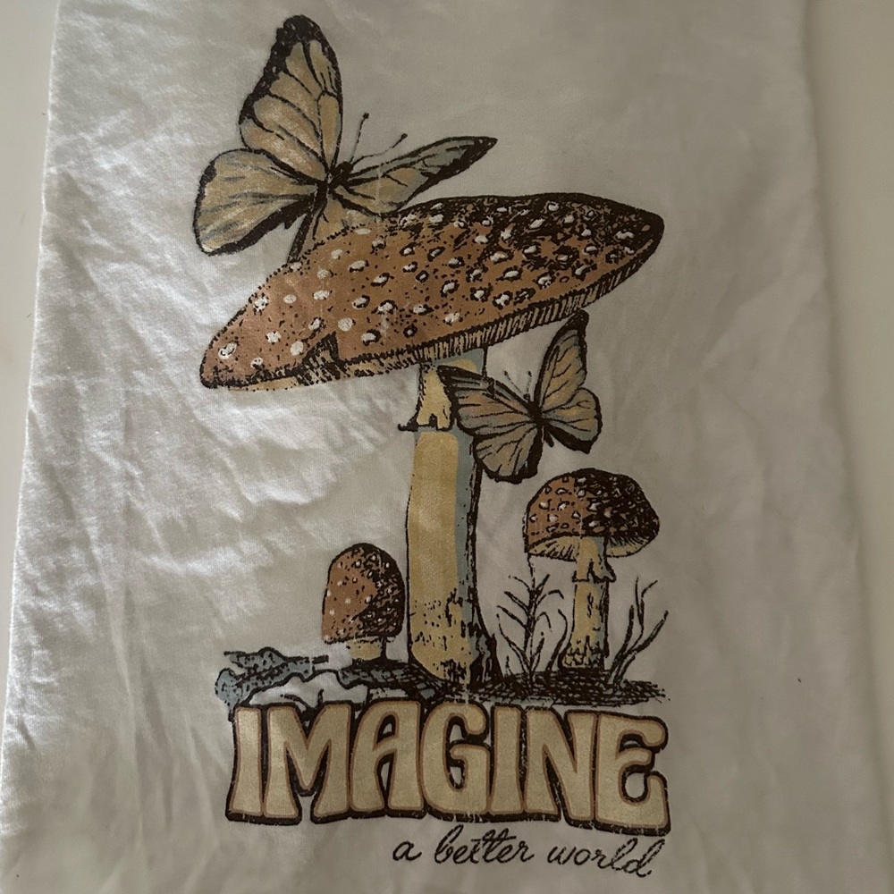 cropped graphic tee